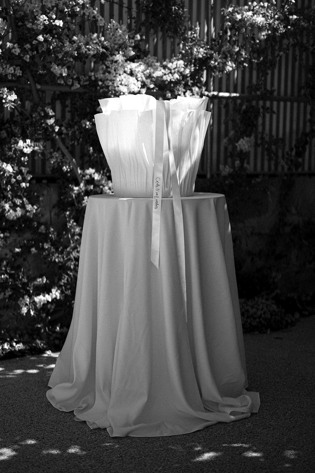 Bloom Wishing Well – White
