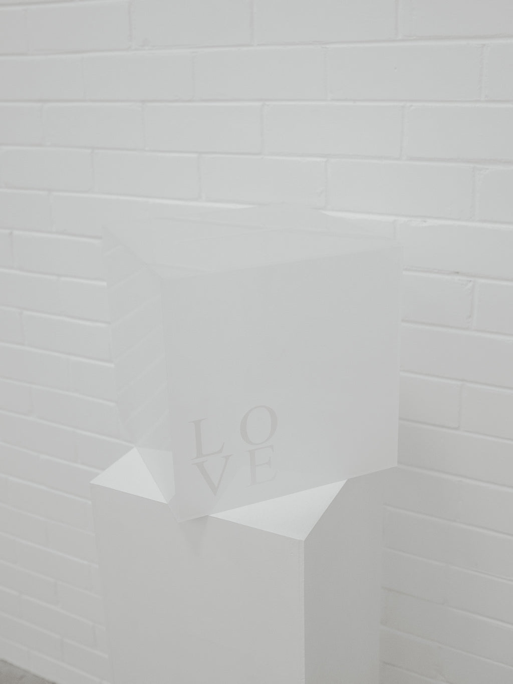 Frost Acrylic Wishing Well – White