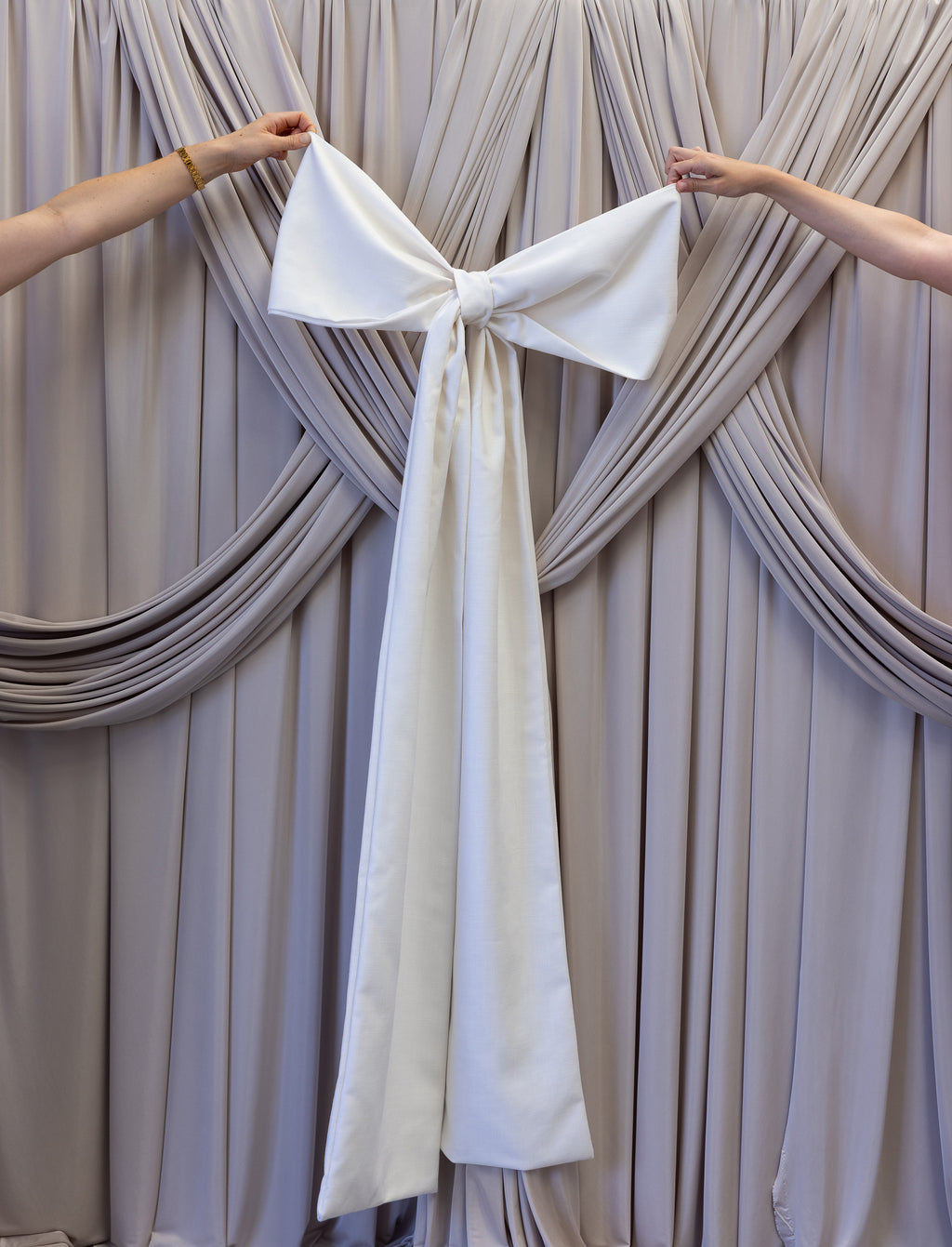 Large Fabric Bow – Cream